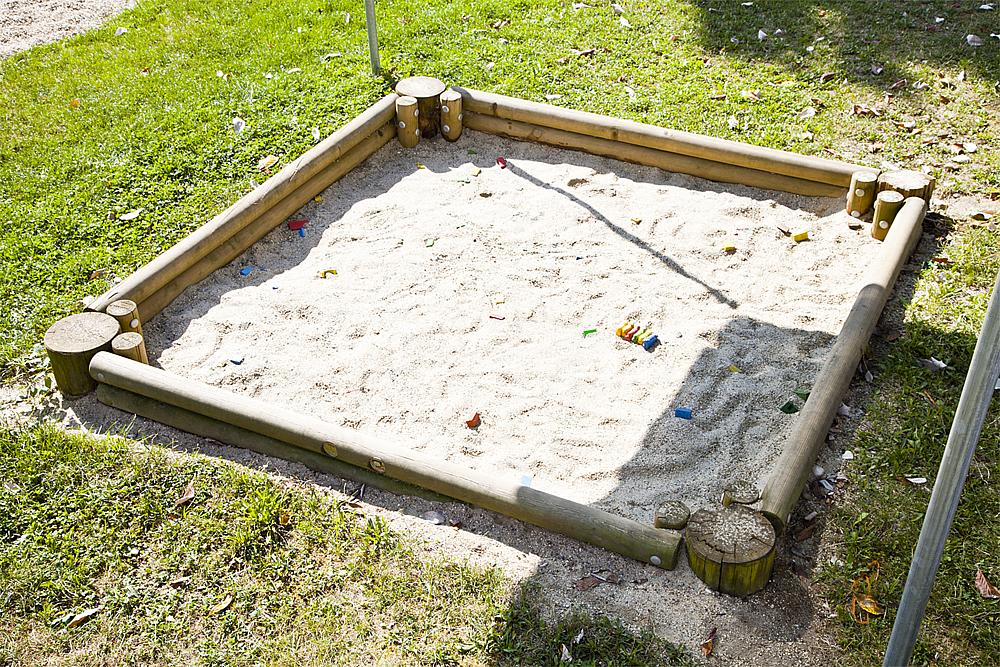 Palisade sandpit, square 260 cm